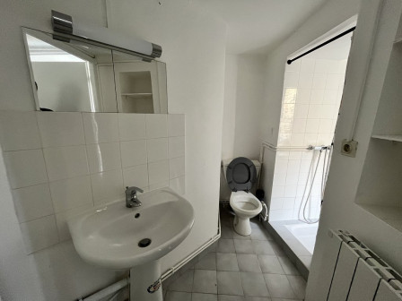 Location appartement type 2 (T2) 71m2 Cremieu-38Z03100PL000368-692-06