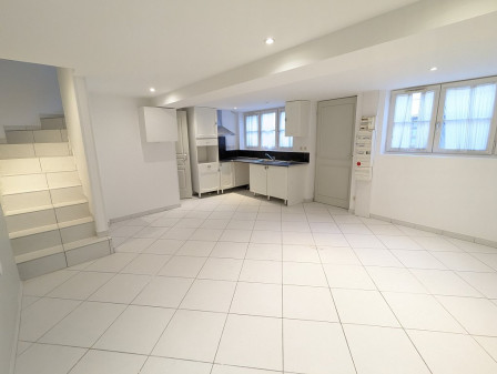 Location appartement type 4 (T4) 72m2 Cremieu-38Z03100PL000764-692-02