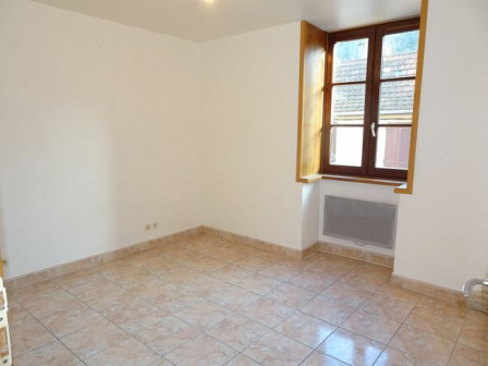 Location appartement type 4 (T4) 70m2 Cremieu-38Z03100PL001341-692-08