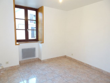 Location appartement type 4 (T4) 70m2 Cremieu-38Z03100PL001341-692-09