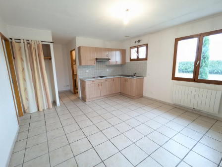 Location appartement type 2 (T2) 45m2 Loyettes-38Z03100PL001519-692-02