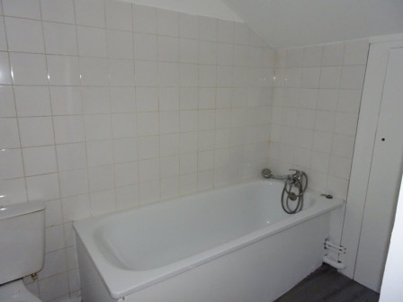 Location appartement type 2 (T2) 37m2 Cremieu-38Z03100PL000291-692-05