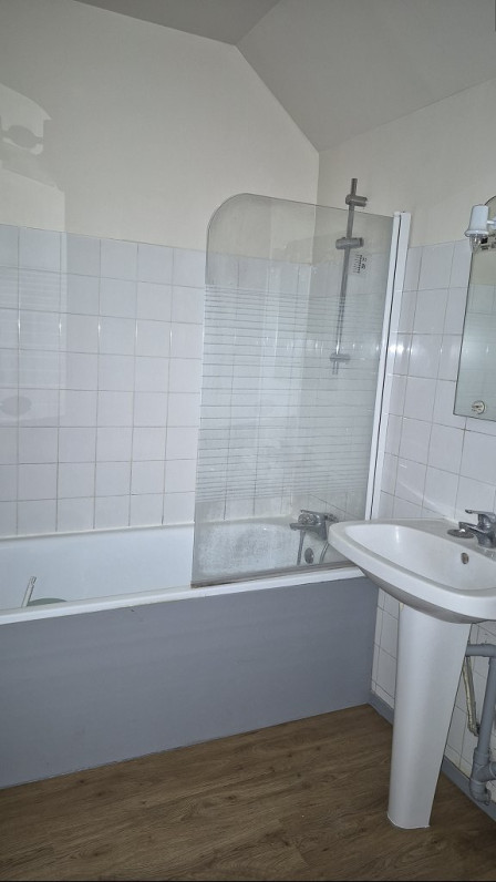 Location appartement type 2 (T2) 52m2 Cremieu-38Z03100PL000639-692-04 Location appartement type 2 (T2) 52m2 Cremieu-38Z03100PL000639-692-04