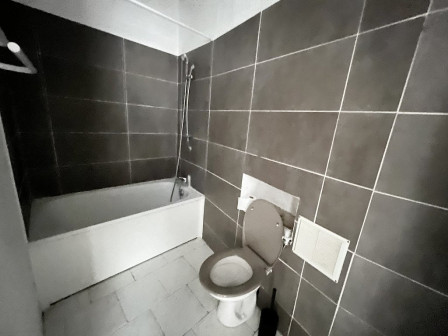Location appartement type 2 (T2) 45m2 Cremieu-38Z03100PL000698-692-04