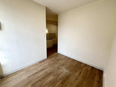 Location appartement type 1 (T1) 26m2 Pont de cheruy-38Z03100PL000880-692-06