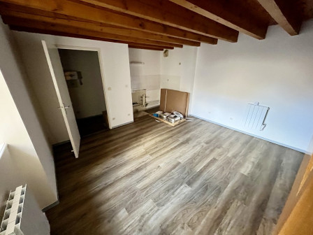 Location appartement type 2 (T2) 42m2 Cremieu-38Z03100PL001046-692-06