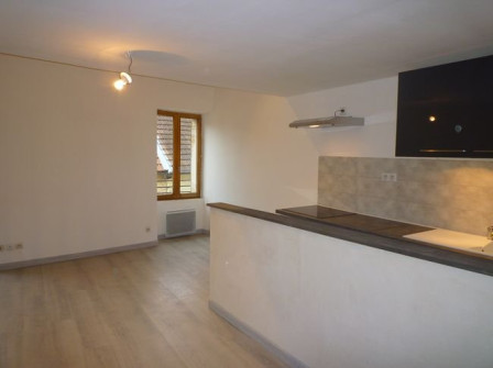 Location appartement type 2 (T2) 45m2 Cremieu-38Z03100PL001097-692-01 Location appartement type 2 (T2) 45m2 Cremieu-38Z03100PL001097-692-01