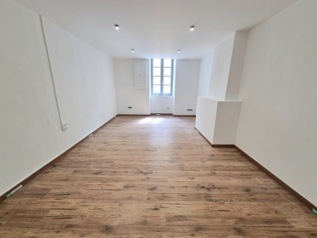 Location appartement type 3 (T3) 85m2 Cremieu-38Z03100PL001465-692-02 Location appartement type 3 (T3) 85m2 Cremieu-38Z03100PL001465-692-02