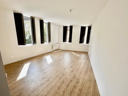 Location appartement type 2 (T2) 35m2 Cremieu-38Z03100PL001493-692-01