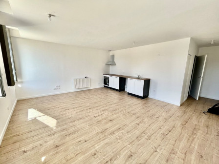 Location appartement type 2 (T2) 38m2 Cremieu-38Z03100PL001495-692-02