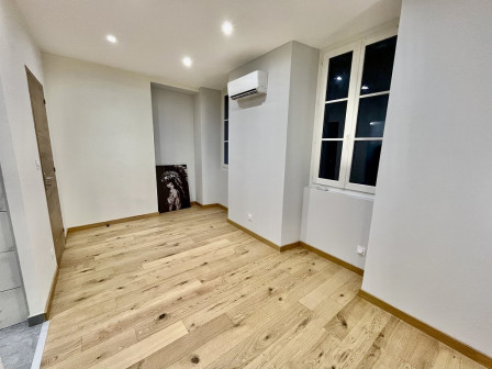 Location appartement type 3 (T3) 78m2 Cremieu-38Z03100PL001550-692-07 Location appartement type 3 (T3) 78m2 Cremieu-38Z03100PL001550-692-07