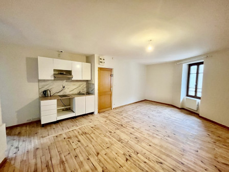 Location appartement type 2 (T2) 45m2 Cremieu-38Z03100PL001555-692-01