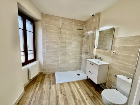 Location appartement type 2 (T2) 45m2 Cremieu-38Z03100PL001555-692-03