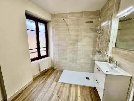 Location appartement type 2 (T2) 45m2 Cremieu-38Z03100PL001555-692-07