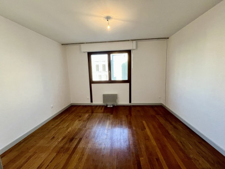 Location appartement type 3 (T3) 86m2 Lyon-38Z03100PL001561-692-05