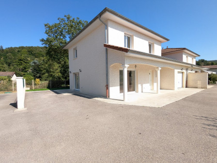 Location maison 4 pièces 118m2 Villemoirieu-38Z03100PM001439-692-06 Location maison 4 pièces 118m2 Villemoirieu-38Z03100PM001439-692-06