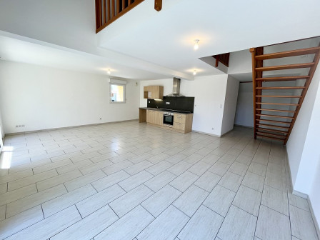 Location maison 4 pièces 95m2 Annoisin chatelans-38Z03100PM001570-692-02