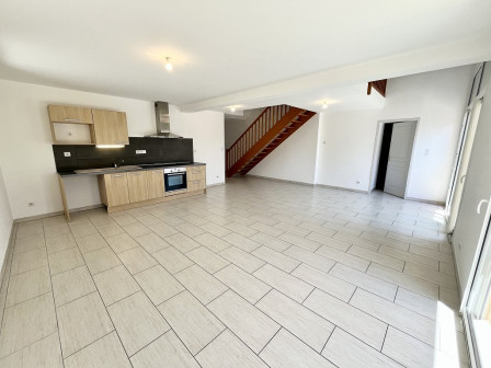 Location maison 4 pièces 95m2 Annoisin chatelans-38Z03100PM001570-692-03