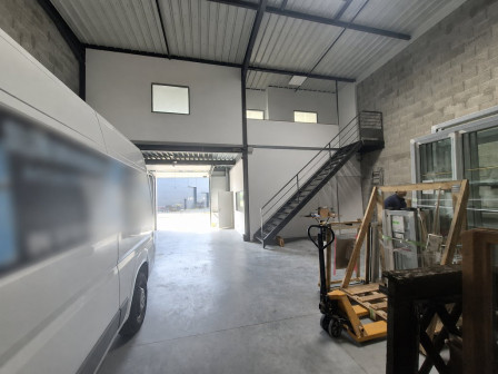 Location local/garage/parking 204m2 Villemoirieu-38Z03100VC001900-692-07 Location local/garage/parking 204m2 Villemoirieu-38Z03100VC001900-692-07