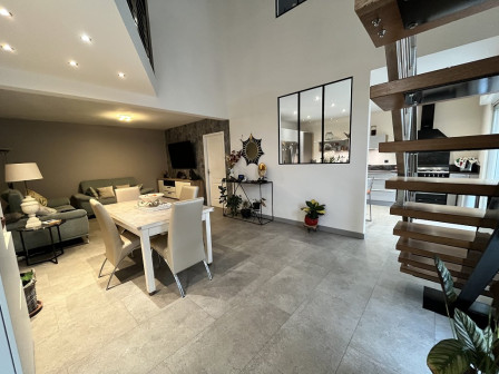 Vente maison 7 pièces 214m2 Cremieu-38Z03100VP001889-692-01