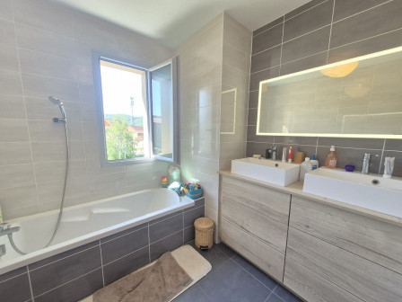Vente maison 5 pièces 119m2 Cremieu-38Z03100VP001897-692-03
