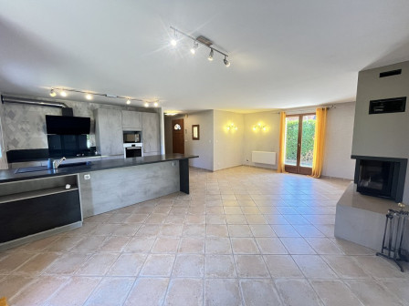 Vente maison 6 pièces 137m2 Cremieu-38Z03100VP001904-692-03