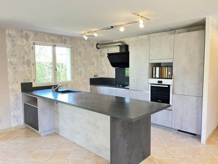 Vente maison 6 pièces 137m2 Cremieu-38Z03100VP001904-692-06